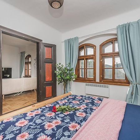 Carolina'S Romantic Apartment Hradec Králové Eksteriør bilde