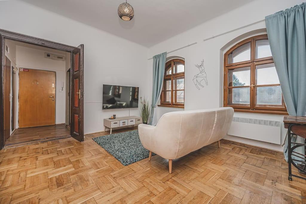 Carolina'S Romantic Apartment Hradec Králové Eksteriør bilde