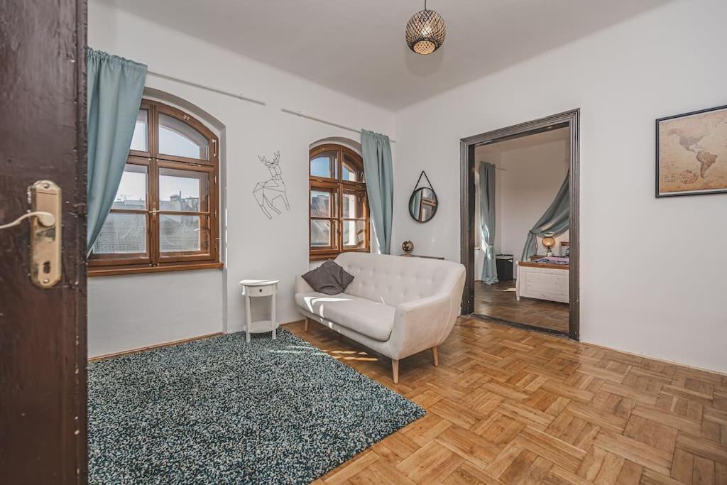 Carolina'S Romantic Apartment Hradec Králové Eksteriør bilde