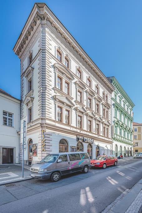 Carolina'S Romantic Apartment Hradec Králové Eksteriør bilde